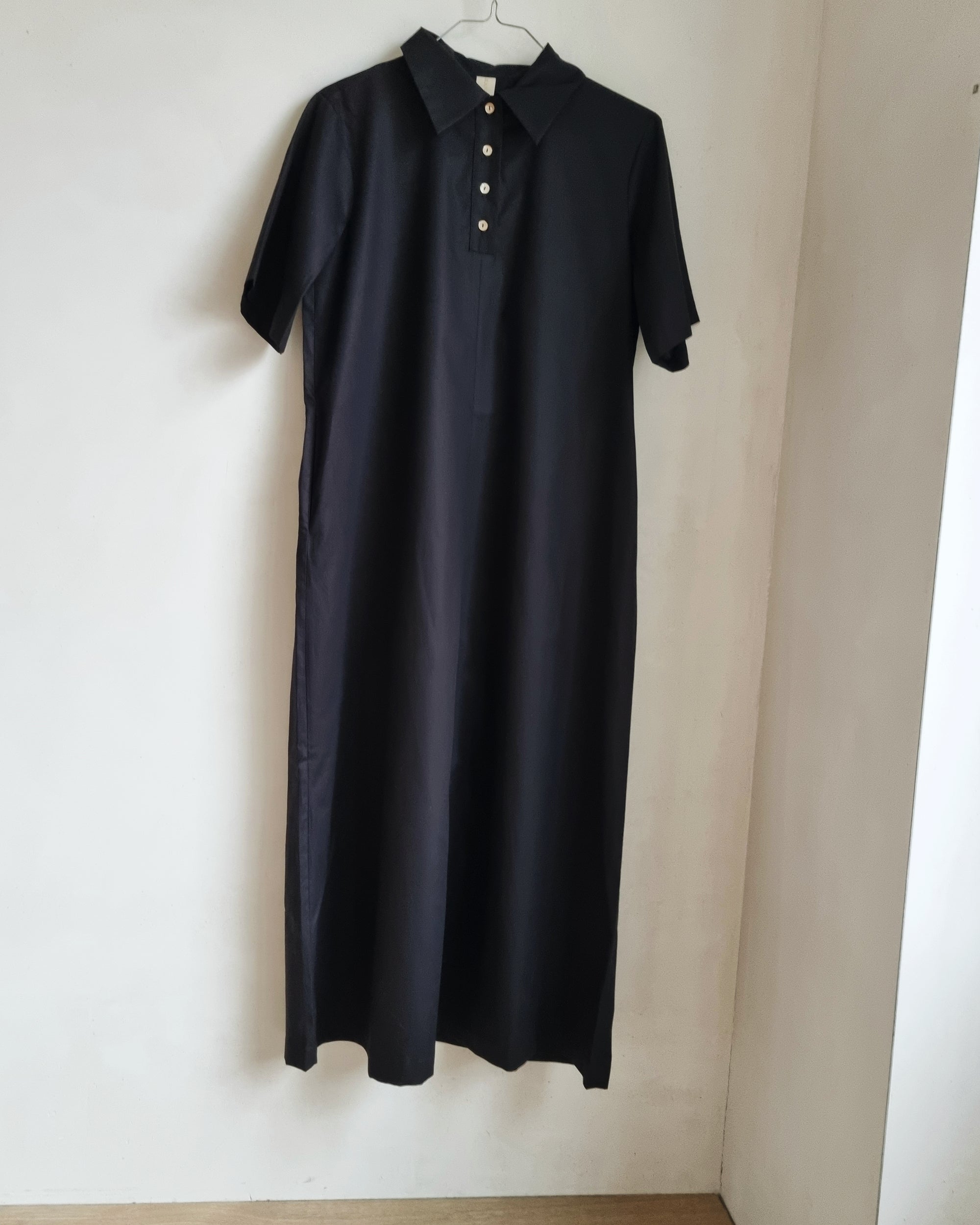 Frances - Maxi polo dress (black)